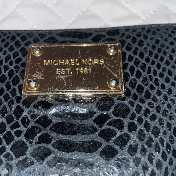 MK black shiny animal texture wallet, gold plated MK plaque - Picture 2 of 7